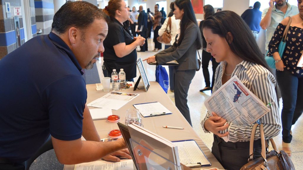 Get Your Resume Ready For Hire Day Orlando Job Fair At The Amway Center 